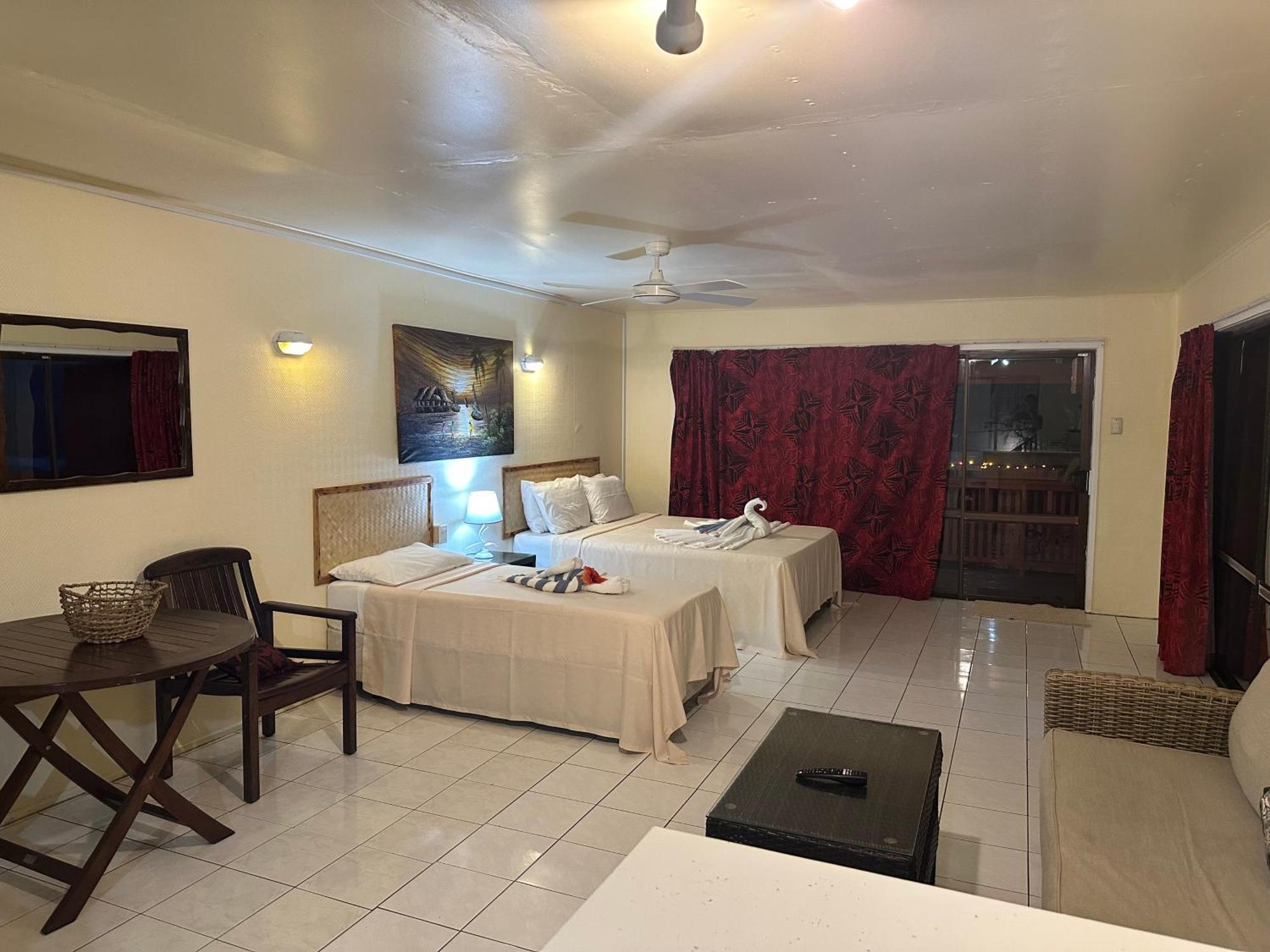 Kiikii Inn & Suites ราโรทองกา ภายนอก รูปภาพ