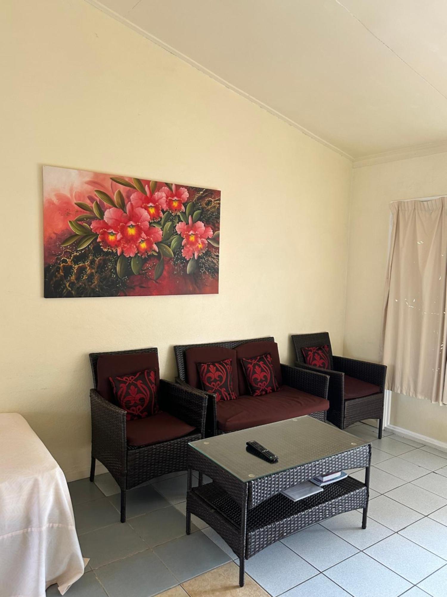 Kiikii Inn & Suites ราโรทองกา ภายนอก รูปภาพ